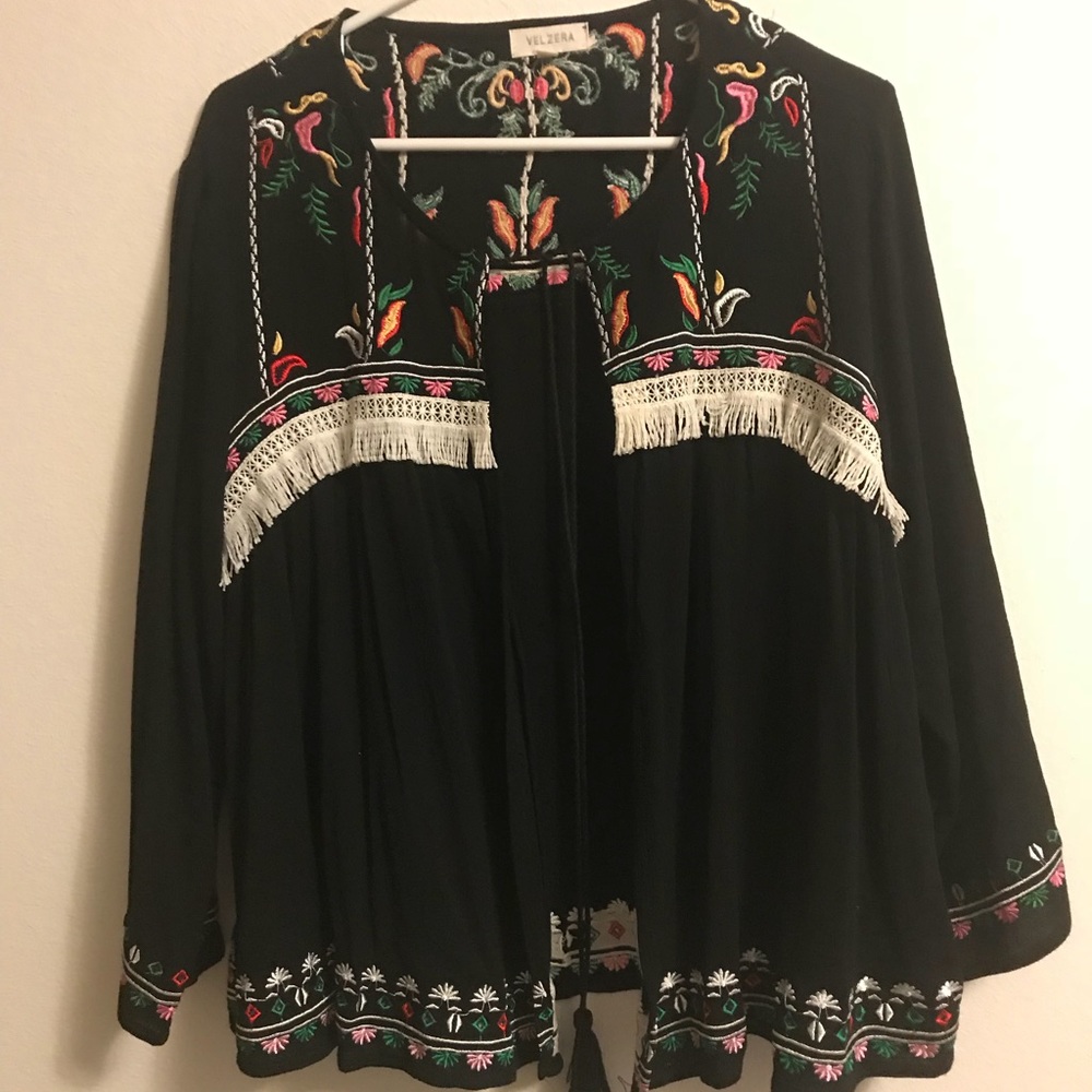 🌼✌🏽Velzera Boho Black Poncho